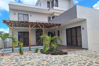 Splendid 4 Bedrooms House with Pool in Pereybere – Local Buyers only